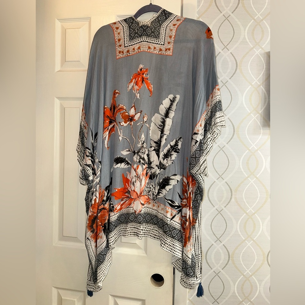 Vince Camuto Blue and Orange Patterned Kimono/coverup - Picture 3 of 6